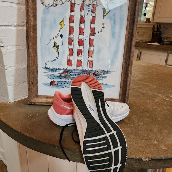 Nike QUEST 4 woman's runners size 6 - Picture 2 of 3